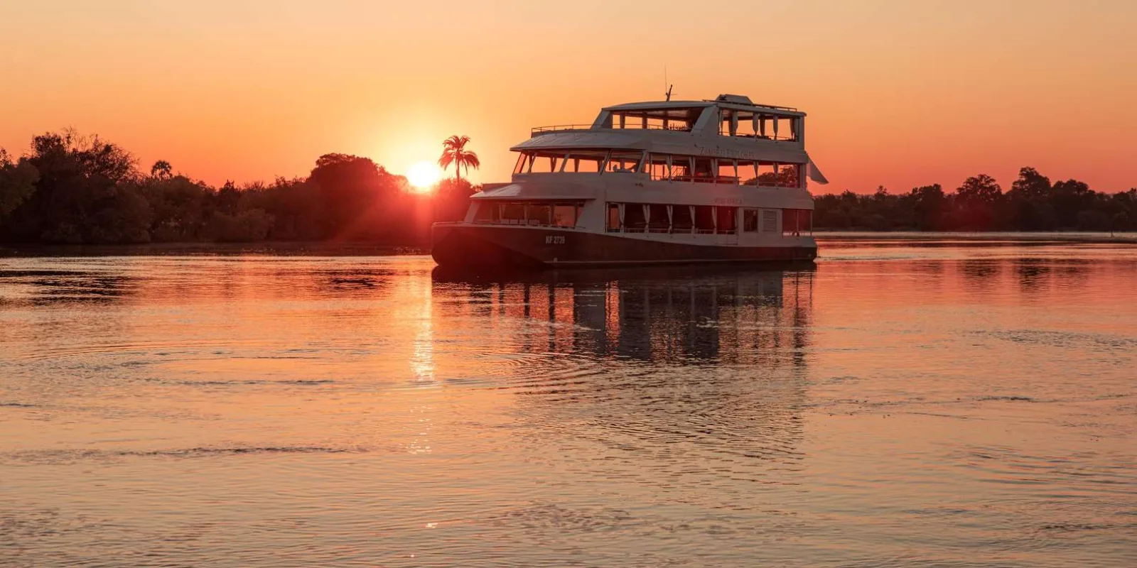 Victoria Falls: 2-Hour Luxury Zambezi River Sunset Cruise